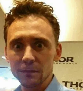😳 26dc96e2 Tom Hiddleston attore, celebrità, uomo, faccia, ritratto telegram sticker
