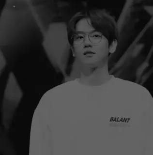 🔗 402b65db BALANT kpop, zanger, beroemdheid, bril, persoon whatsapp sticker