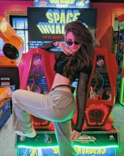 Mauren 2 @Maunyacam telegram stickers