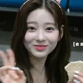 😚 5682f482 telegram sticker