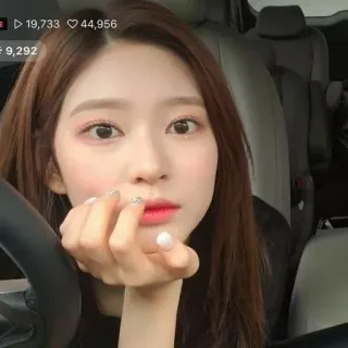 🤥 d9877c22 女人, 自拍, 肖像, 亚洲人, 韩国人, 女孩, 脸 telegram sticker