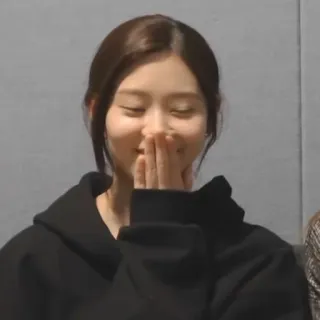 😑 f7064bf2 女人, 微笑, 快乐, 肖像, 人, 女孩 telegram sticker