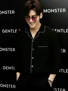 🥂 99a4045a MONSTER
GENTLE homme, mode, lunettes de soleil, style, gentle monster telegram sticker