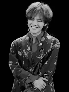 🍾 be61b144 homem, sorriso, jaqueta, estampa floral, pessoa, preto e branco whatsapp sticker