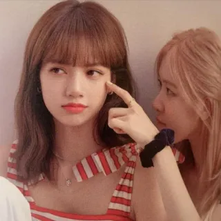 🙄 2c8ea299 женщины, дружба, портрет, мода, девушки whatsapp sticker