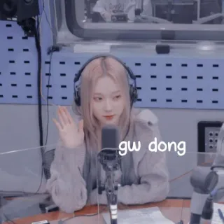 ☕ 6c7fb33e gw dong kpop, gadis, salam, melambai telegram sticker