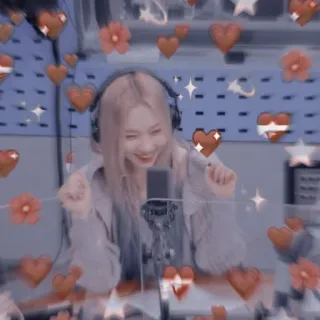 ☕ dda81eb9 wanita, hati, bintang, tersenyum, imut, bunga telegram sticker