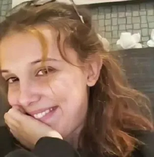 💗 1e513e0d Millie Bobby Brown celebrità, attrice, persona, millie bobby brown telegram sticker