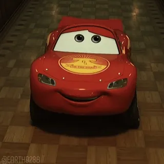 😧 b8112f4f Lightning McQueen Cars 95 ON THE ROAD carro, desenho animado, veículo, filme, animado, relâmpago mcqueen telegram sticker