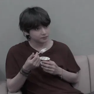 🍒 9dc30ae5 Person, Essen, Eis, Mann, Casual, Innenbereich whatsapp sticker