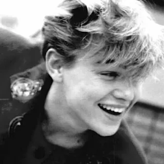 😂 b75df547 Leonardo DiCaprio Leonardo DiCaprio, actor, young, smile, portrait telegram sticker