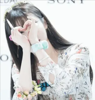 💙 a0289e04 frau, herz, finger, pose, koreanisch, floral, bluse whatsapp sticker