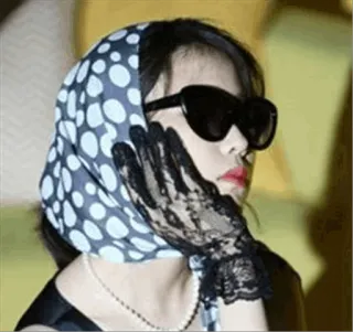 😎 c1ff3d24 Frau, Schal, Handschuhe, Sonnenbrille, Mode, Stil whatsapp sticker