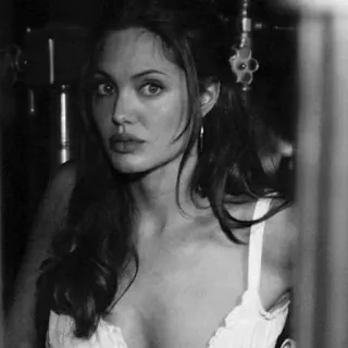 🥀 3417b271 Angelina Jolie nữ diễn viên, chân dung, người nổi tiếng, đen trắng, phụ nữ telegram sticker
