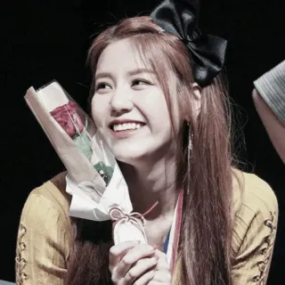 🌝 51f8aec1 donna, sorridente, felice, rosa rossa, fiocco, ritratto telegram sticker