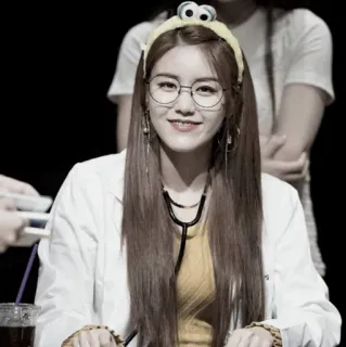 🌸 cd26ef8d donna, ritratto, dottore, occhiali, stetoscopio, cerchietto telegram sticker