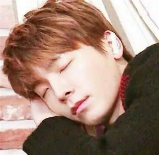 💤 359186b1 사람, 자는, 남자, 클로즈업, 인물사진, 휴식 telegram sticker