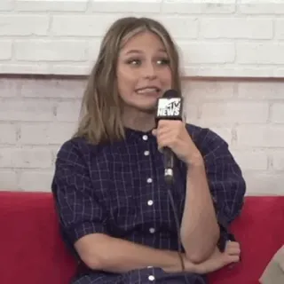 Melissa Benoist 2 @AmericanAssassin whatsapp stickers