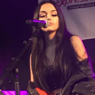 🍭 0b7dfda9 zanger, muzikant, concert, microfoon, muziek, artiest telegram sticker