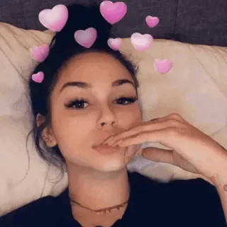 🍭 549ae8cb vrouw, harten, meisje, liefde, schattig, brunette telegram sticker