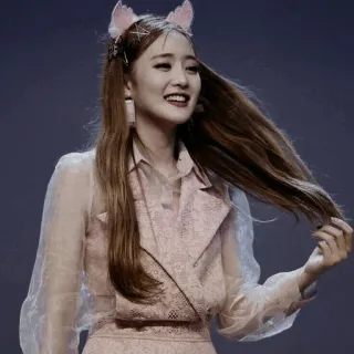 ✖️ 0dd168ca femme, fille, oreilles, mode, portrait, sourire telegram sticker