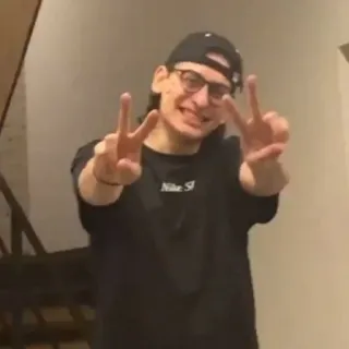 😜 5457bd49 Nike SB ผู้ชาย, แว่นตา, หมวก, ลำลอง, สัญลักษณ์สันติภาพ telegram sticker