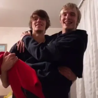 твои любимые whatsapp stickers