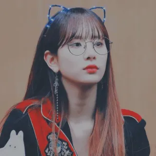 🇦🇱 ed0915cd vrouw, meisje, bril, kattenoren, kpop, idool telegram sticker