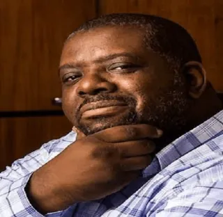 🤔 2d1c172e uomo, ritratto, serio, pensieroso, persona, adulto, contemplativo whatsapp sticker