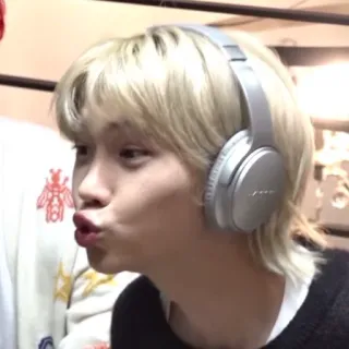 😚 0f66a319 telegram sticker