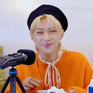 😋 65c4dec5 telegram sticker