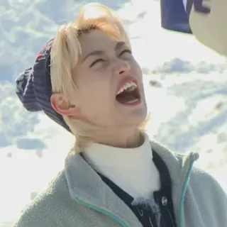 😫 ad2bd651 orang, berteriak, salju, potret, pria, musim dingin telegram sticker