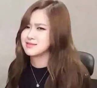 ☺️ 7f597d13 orang, wanita, wajah, ekspresi, jijik, ragu, meme telegram sticker