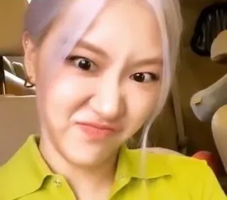 🥶 f8529a79 orang, ekspresi wajah, konyol, wanita, potret telegram sticker