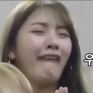 😬 cc9f3472 우 phụ nữ, khóc, buồn, meme, biểu cảm telegram sticker