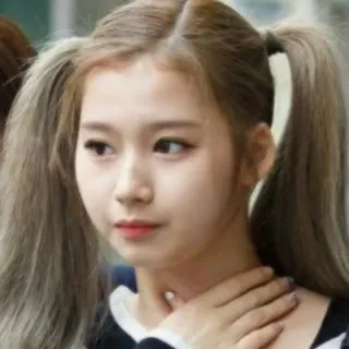 😑 e4a22c3f phụ nữ, chân dung, vẻ đẹp, thời trang, người, tóc đuôi ngựa telegram sticker