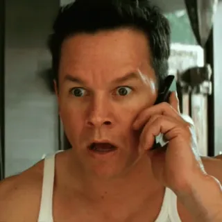 😲 59e4f9e7 Mark Wahlberg, aktor, terkejut, panggilan telepon, kejutan, potret telegram sticker