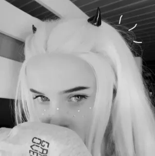 😐 7686856f Game Over Duivelshoorntjes, Selfie, Monochroom, Filter, Glitters, Game Over whatsapp sticker