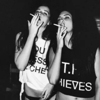 🚬 e85663d1 DOUBESS TEACHER
T.I. HIEVES roken, meisjes, zwart-wit, sigaret, mode, vriendschap whatsapp sticker