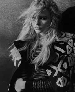 😐 f6bfd5b3 vrouw, portret, blond, zwart-wit, mode, model whatsapp sticker