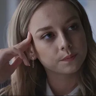 🐾 006c2085 versatelite chân dung, tóc vàng, phụ nữ, gương mặt, vẻ đẹp telegram sticker