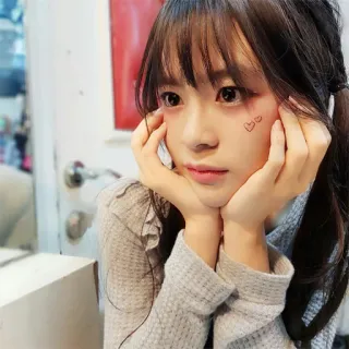 😯 181c8a20 ผู้หญิง, ผู้หญิง, น่ารัก, ภาพเหมือน, หัวใจ, ผมเปีย telegram sticker