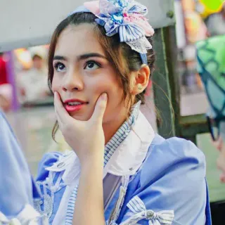 😶 9e553381 ผู้หญิง, ภาพเหมือน, เด็กผู้หญิง, ชุดสีฟ้า, น่ารัก, กลางแจ้ง telegram sticker