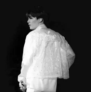 🌑 26485f88 zanger, persoon, zwart-wit, portret, stijl telegram sticker