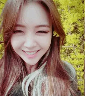 🌸 f47ce024 ผู้หญิง, ภาพเหมือน, เซลฟี่, ผู้หญิง, ยิ้ม, มีความสุข telegram sticker