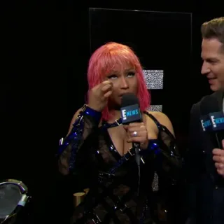 🍣 37082937 Nicki Minaj E News женщина-художник, певица, интервью whatsapp sticker