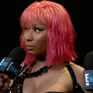 🍣 48058bd1 Nicki Minaj знаменитость, музыкант, певец, рэпер, розовые волосы whatsapp sticker