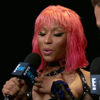 🍣 b1f69725 E! NEWS электронные новости, микрофон, новости whatsapp sticker