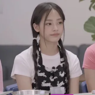 🩰 10f2d2d9 女性, 女の子, ポートレート, ティーン, 女性 telegram sticker