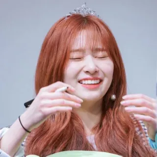 🛒 2db2849c vrouw, rood haar, tiara, glimlachend, portret, meisje, schattig telegram sticker